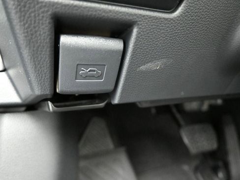 New 2026 Toyota Prius XLE image 22