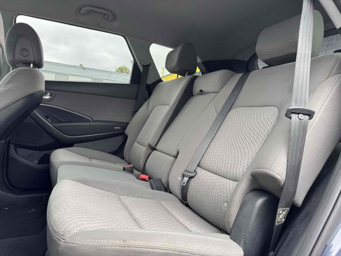 Used 2017 Hyundai Santa Fe SE FWD image 18