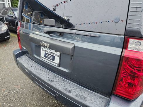 Used 2007 Jeep Commander Sport image 16