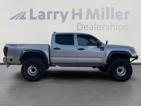 Used 2020 Toyota Tacoma 4x4 Double Cab image 6