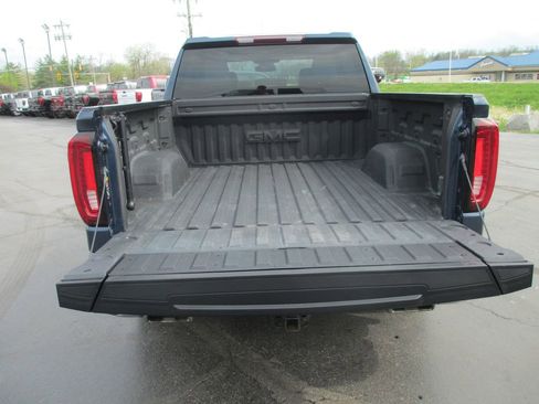 Used 2022 GMC Sierra 1500 SLT w/ SLT Premium Package image 8