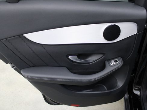 Used 2022 Mercedes-Benz GLC 300 4MATIC image 17