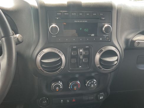 Used 2018 Jeep Wrangler Unlimited Sport S AWD/4WD image 18