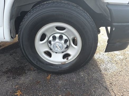 Used 2019 Chevrolet Express 2500 w/ Driver Convenience Package image 2