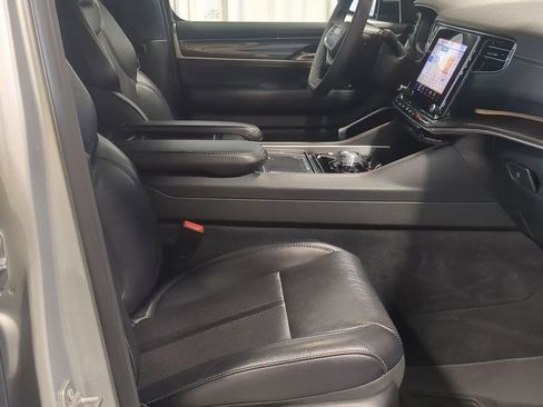 Used 2022 Jeep Wagoneer Series I w/ Convenience Group I AWD/4WD image 27