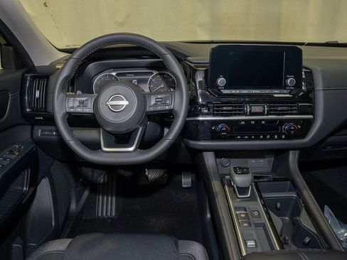 New 2025 Nissan Pathfinder SV image 8