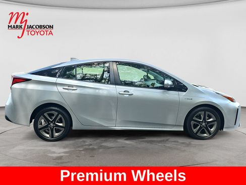 Used 2020 Toyota Prius XLE FWD image 6