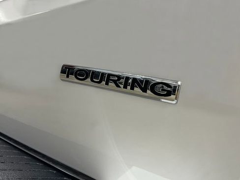 New 2026 Honda Odyssey Touring image 7