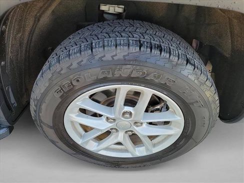 Used 2021 Jeep Grand Cherokee L Laredo w/ Luxury Tech Group I image 12