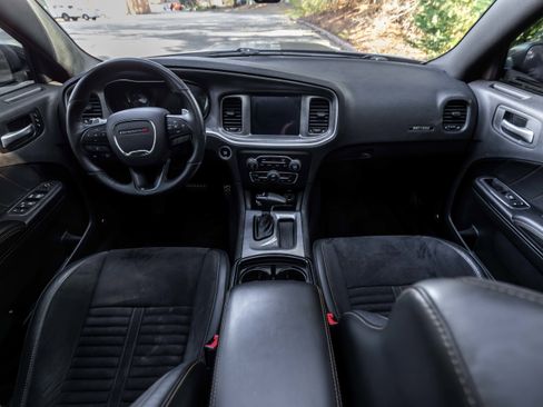 Used 2017 Dodge Charger R/T image 5