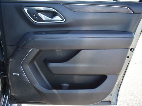 Used 2023 Chevrolet Suburban LT AWD/4WD image 41