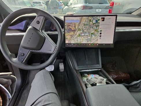 Used 2024 Tesla Model X AWD/4WD image 3