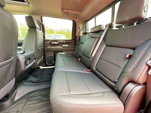 New 2026 GMC Sierra 2500 SLT w/ SLT Premium Package AWD/4WD image 4