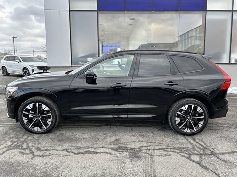 New 2026 Volvo XC60 B5 Plus w/ Protection Package Premier image 5