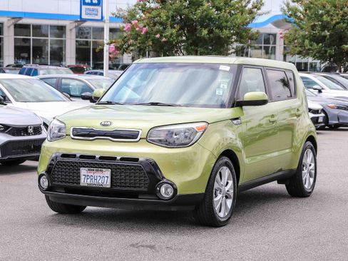 Used 2016 Kia Soul + FWD image 3