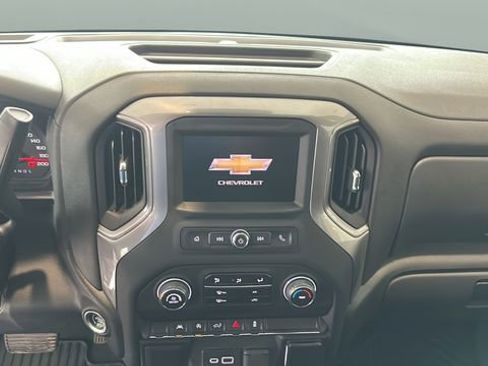 Used 2022 Chevrolet Silverado 1500 Custom AWD/4WD image 11