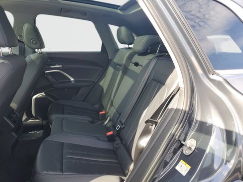 Used 2025 Audi Q5 Premium w/ Premium Plus AWD/4WD image 13
