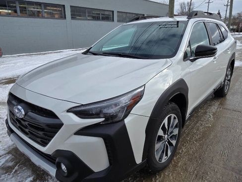 Used 2025 Subaru Outback Limited image 6