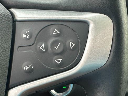 Used 2023 GMC Terrain SLT image 21