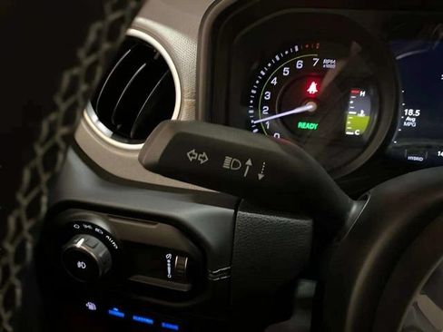 Used 2025 Jeep Wrangler Unlimited Sahara w/ Safety Group AWD/4WD image 37
