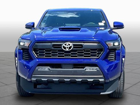 Used 2024 Toyota Tacoma TRD Sport w/ TRD Sport Upgrade Package AWD/4WD image 4