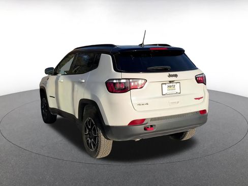 Used 2025 Jeep Compass Trailhawk image 11