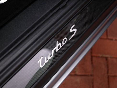 Used 2017 Porsche 911 Turbo S image 42