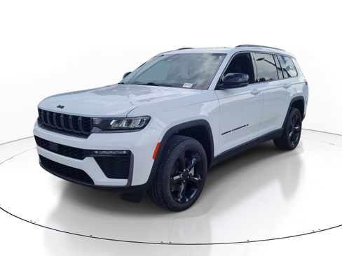 Used 2026 Jeep Grand Cherokee L Limited w/ Limited Altitude Package RWD image 3