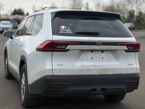 Certified 2024 Toyota Grand Highlander XLE image 3