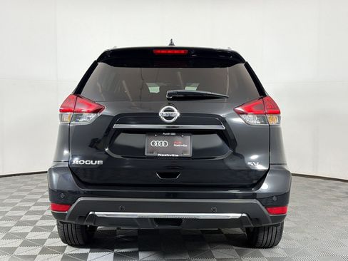 Used 2019 Nissan Rogue SV image 10