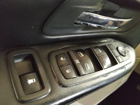 Used 2020 Dodge Grand Caravan SE image 27