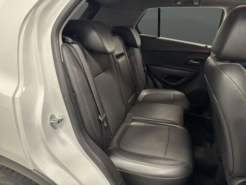 Used 2019 Chevrolet Trax LT w/ LT Convenience Package image 27