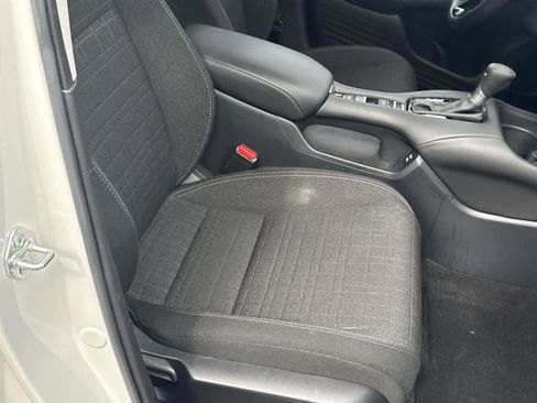 Used 2025 Honda HR-V LX image 18