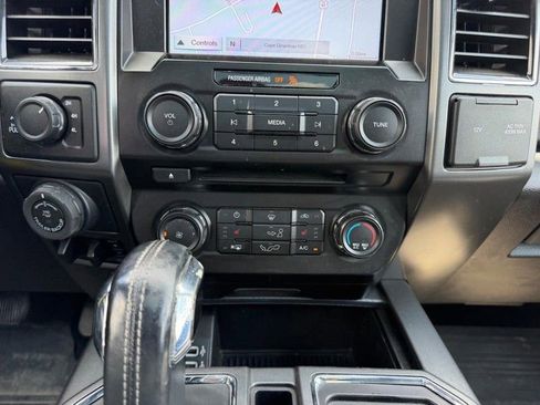 Used 2018 Ford F150 XLT w/ Equipment Group 302A Luxury AWD/4WD image 17