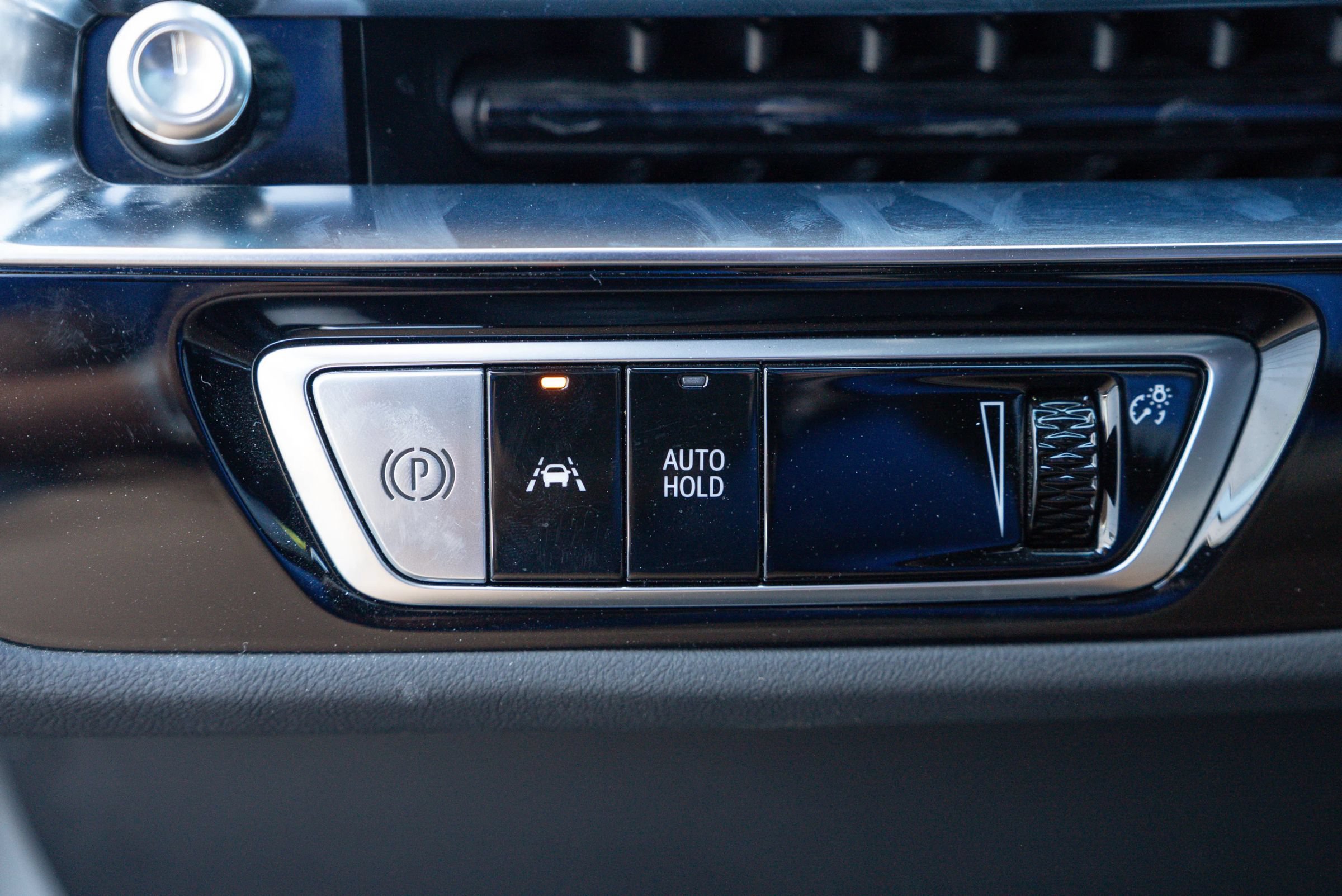 Used 2025 Cadillac Lyriq Sport AWD/4WD image 33