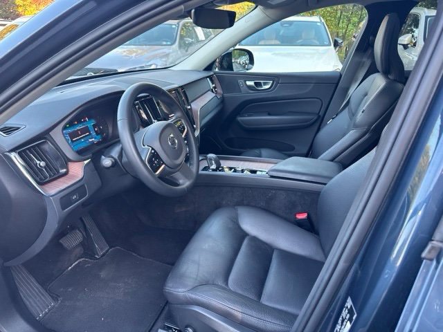 Used 2024 Volvo XC60 B5 Plus w/ Climate Package AWD/4WD image 9