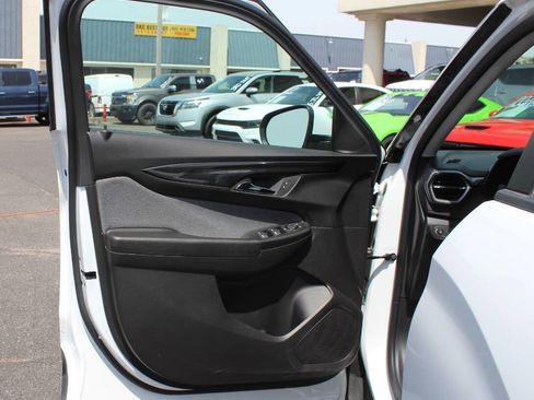 Used 2025 Chevrolet TrailBlazer LT FWD image 17