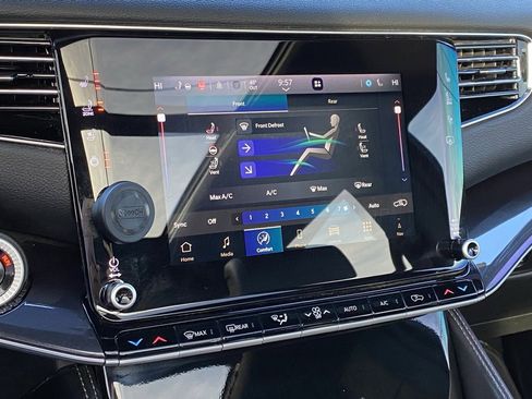 Used 2024 Jeep Wagoneer PREMIUM GROUP w/ Premium Group I image 17