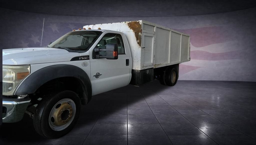 Used 2016 Ford F550 2WD Regular Cab Super Duty image 2