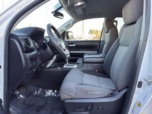 Used 2016 Toyota Tundra SR5 image 9