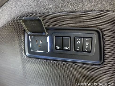 Used 2021 Cadillac Escalade ESV Premium Luxury w/ Driver Assist Tech Package AWD/4WD image 27