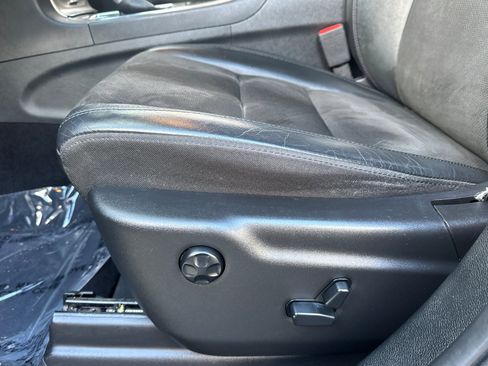 Used 2019 Jeep Grand Cherokee Laredo w/ Laredo X Package image 13