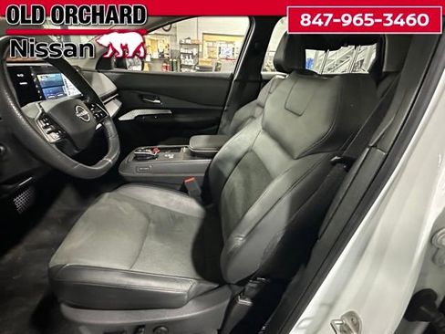 Used 2023 Nissan Ariya AWD image 12