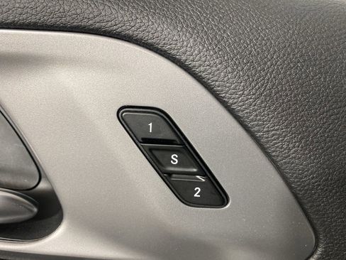 Used 2026 Chrysler Pacifica Select image 13