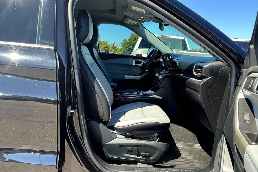 Used 2021 Ford Explorer XLT w/ Equipment Group 202A AWD/4WD image 7