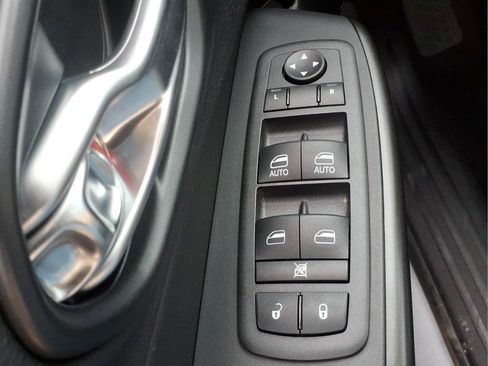 Used 2022 Jeep Cherokee Trailhawk AWD/4WD image 20
