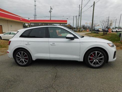 Used 2024 Audi Q5 e Premium Plus image 4