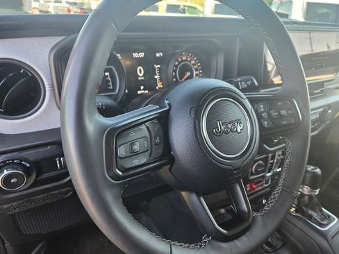 Used 2025 Jeep Wrangler Unlimited Sport AWD/4WD image 16