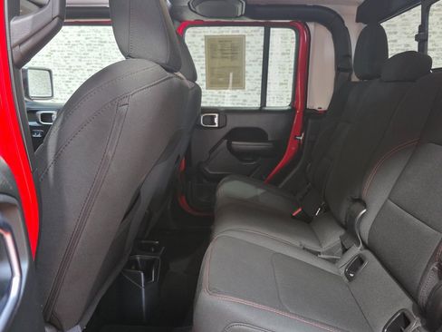 Used 2023 Jeep Gladiator Rubicon image 16