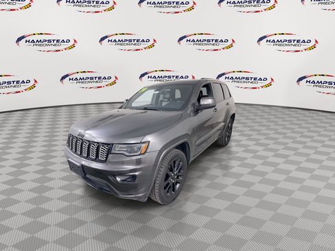 Used 2020 Jeep Grand Cherokee Altitude AWD/4WD image 4